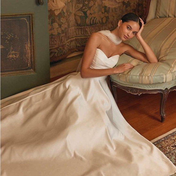 LULU’S Khalida White Satin Pleated Strapless Gown